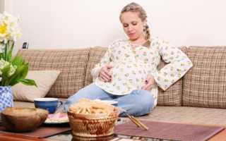 Почему при беременности болит желудок? Чем помочь?