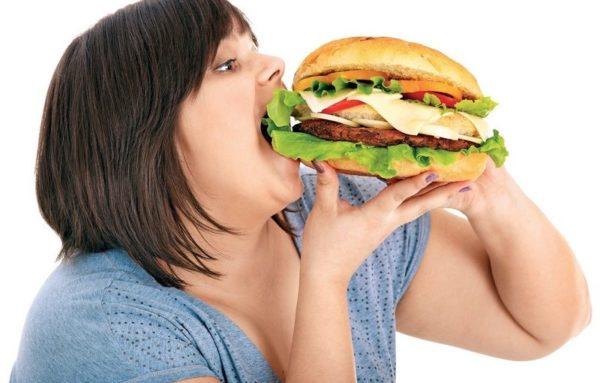 Ожирение совместно с нарушением режима питания способствует развитию лордоза