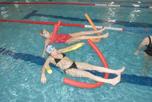 Занятия в бассейне дают хороший лечебный эффект при патологиях позвоночника