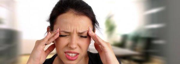 При прогрессировании болезни человека часто мучают головные боли, головокружение, тошнота