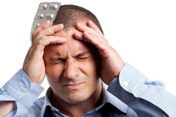 Наибольшие мучения при шейном остеохондрозе доставляют сильные головные боли, которые сложно унять при помощи таблеток